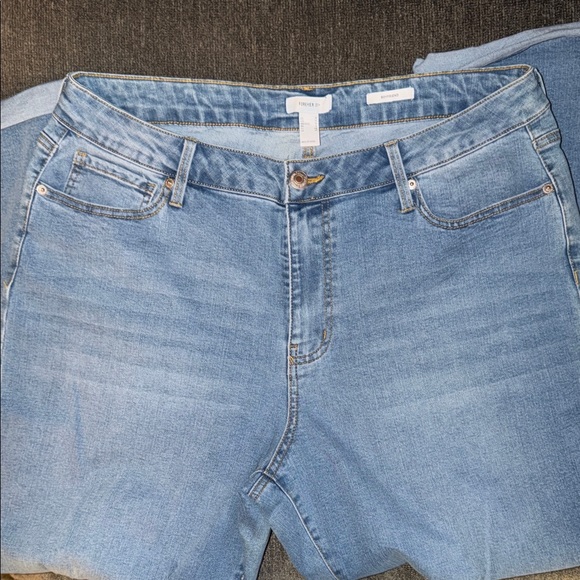Forever 21 Light Blue Boyfriend Jeans - Picture 2 of 6